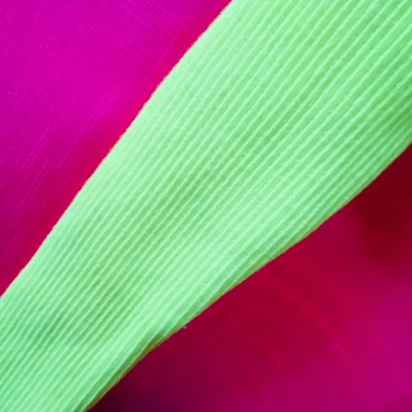 Crop top - Picture 3 of 3